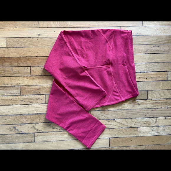 Fabletics ✨Cropped Leggings ✨ - Picture 3 of 4